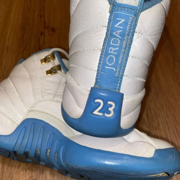 Jordan 12 retro University (NC) Blue - Picture 4 of 11